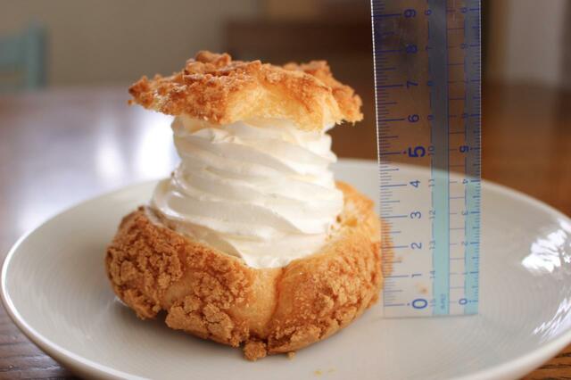 【ロピア　シュークリーム　4個　999円】高さは7cm以上！