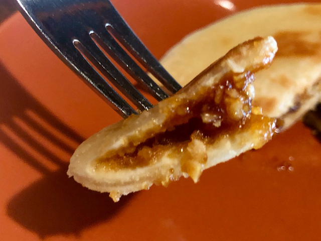 【業務スーパー ホットク】しっかり甘い餡とほんのり甘い生地の組み合わせがまた美味しい