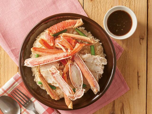 「豪快！ずわいカーニバルピラフ」＜2,399円（税込2,639円）＞【ジョナサンの『本ずわい蟹フェア』】