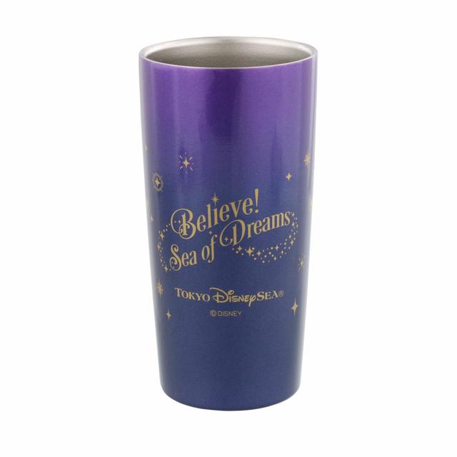 タンブラー 2,500円|サイズ:直径約8×高さ約15cm、容量:440㎖|販売店舗:東京ディズニーシー「エンポーリオ」|ビリーヴ!~シー・オブ・ドリームス~の世界観がデザインされたグッズ