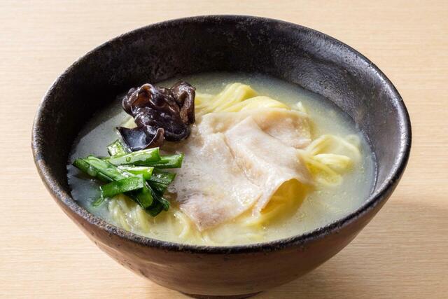 「〈参鶏湯風だしアレンジ例〉参鶏湯風ラーメン（ラーメン＋豚肉＋お好みの具材）」＜期間：2025年7月17日～9月中旬＞【しゃぶ葉に「参鶏湯風だし」が新登場！「チュクミ」や「辛ラーメン」など韓国グルメが楽しめる『夏の韓国グルメフェア』開催！】
