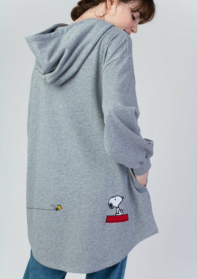  オーバーサイズ長袖パーカー「ウッドストック フライング」6,600円(税込)