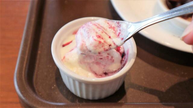 【カフェ・ド・クリエ モーニング 小倉バタートースト】ヨーグルトも付いてます