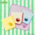 【セサミストリート新商品】「ハンドタオル」880円／キャラクターフェイスデザインの刺繍がとってもキュート！