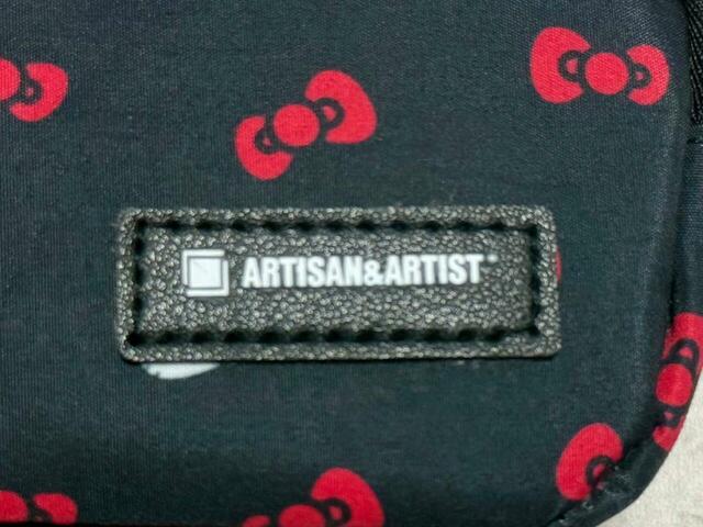 右下に「ARTISAN ARTIST」のロゴタグ付き