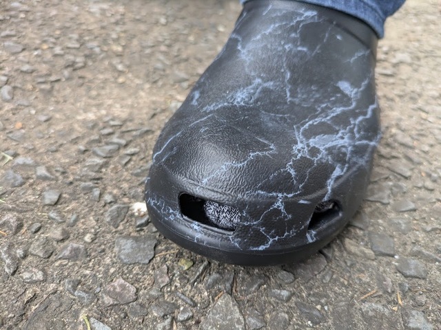 【ワークマン デザインサンダル】つま先部分にある通気穴から空気が入りやすく、通気性抜群!