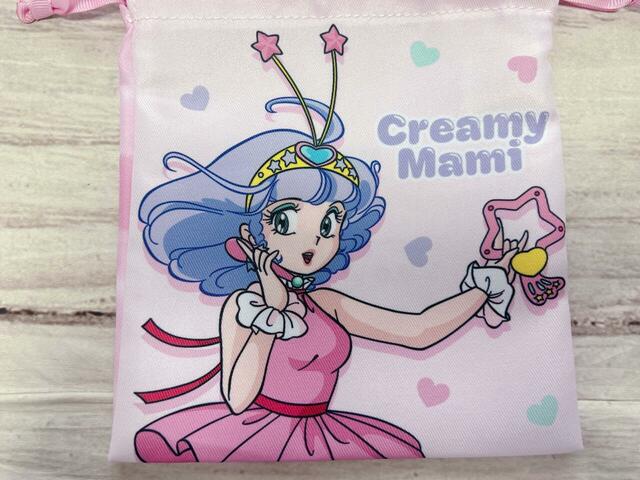 まほうのルミナスターを手に持っているクリーミィマミのイラスト入りデザイン