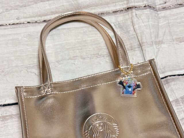 バッグに付けても主張しすぎず、さりげないアクセントになります♪