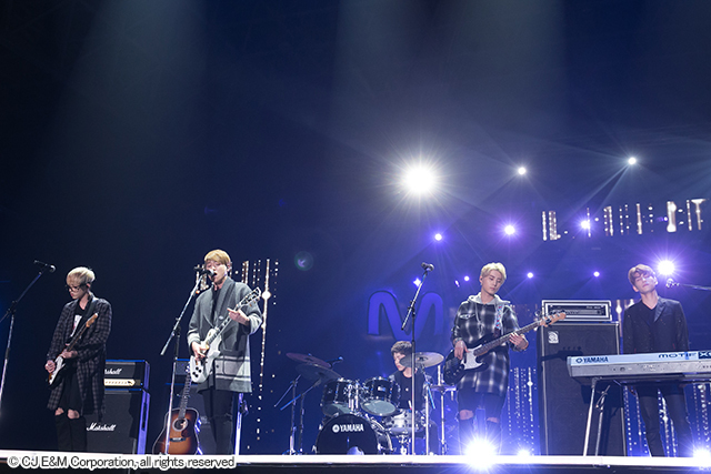 DAY6 『KCON 2016 Japan』4月10日@幕張メッセ国際展示ホール7,8ホール