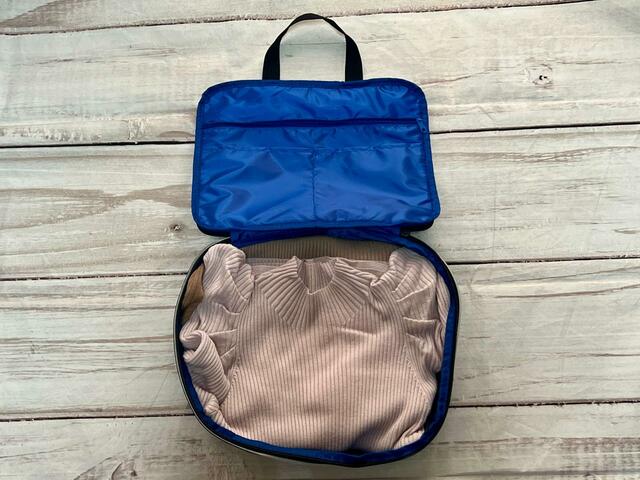 上下を互い違いに入れるとすっきり収納できますよ♪