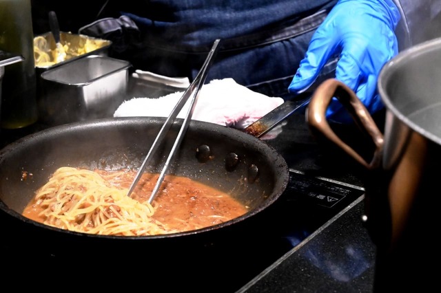 【Weekend Brunch Buffet】ライブ感を楽しめるビュッフェ