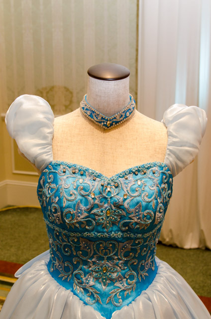 東京ディズニーランドホテル宴会場「シンデレラドリーム」でのウェディングプログラム「ディズニー・ロイヤルドリーム・ウェディング」©Disney