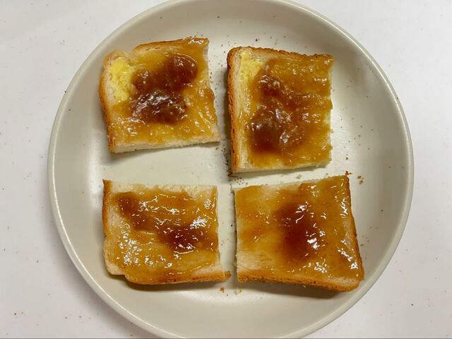 【カルディ モンブランバター】朝ごはんやすぐに食べたいならモンブランバターを塗っただけのアレンジもおすすめ