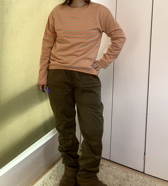 【ワークマン ブロックフリースボーダープルオーバー レディースウォームバーサタイルパンツ】見た目はスッキリ見えるのに15度くらいの寒空の下でも快適♪