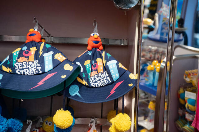 バケットハット 4,700円｜ユニバーサル・スタジオ・ジャパン25周年グッズ