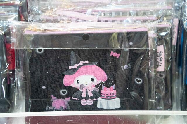 ポーチ 1,650円｜グッズ｜サンリオピューロランド ハロウィーンスペシャルイベント「PUROHALLOWEEN」