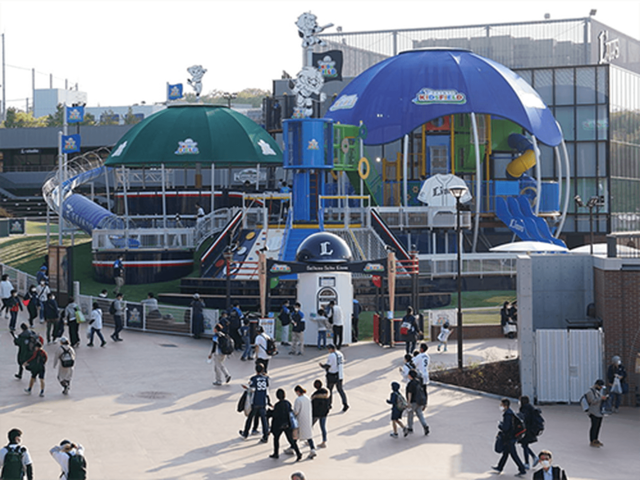 ベルーナドーム常設のテイキョウキッズフィールド ©SEIBU Lions