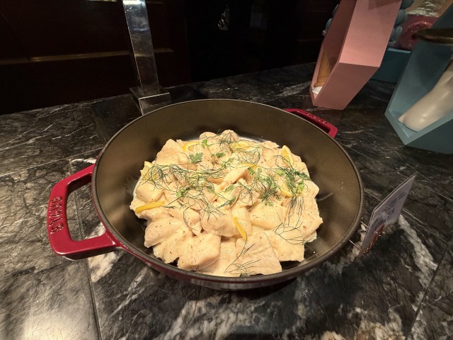 白身魚のスチーム レモンバターソース ハーブの香り