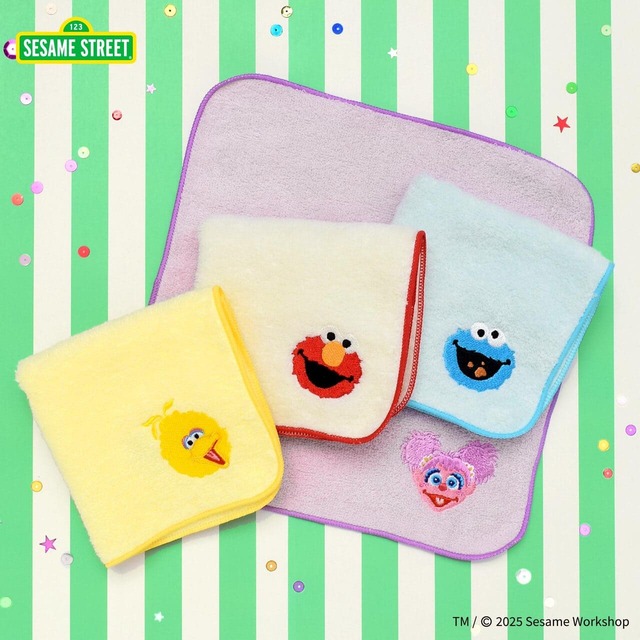【セサミストリート新商品】「ハンドタオル」880円／キャラクターフェイスデザインの刺繍がとってもキュート！