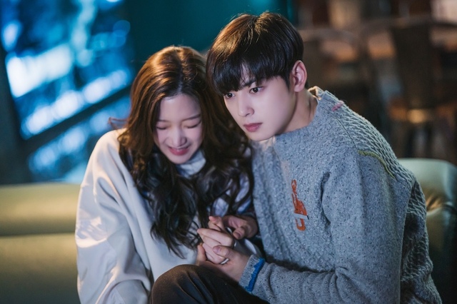 『女神降臨』 U-NEXTにて独占配信中 