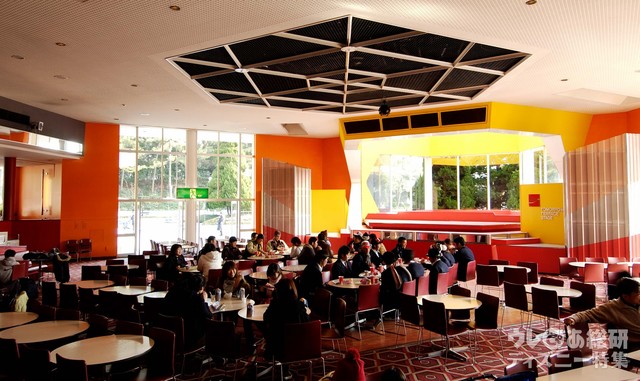 東京ディズニーランド「トゥモローランド・テラス」