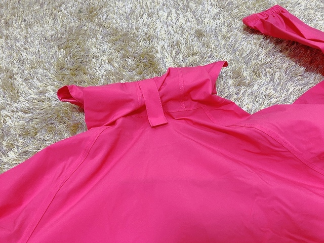 【ワークマン レディースレインジャケット STRETCH Perfect(ストレッチ パーフェクト)】ちなみにフードは収納可能