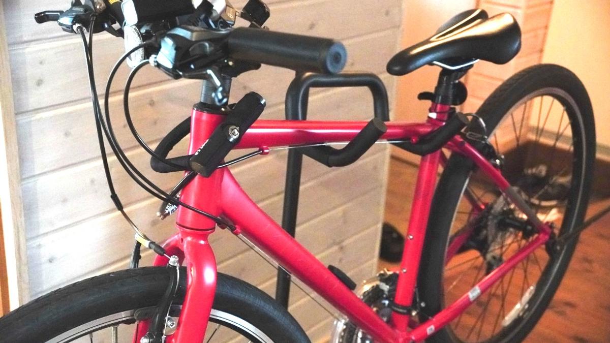 美品◎数回使用◎室内保管◎自転車◎24インチ◎ 定価22800円◎引取り可 山崎実業って自転車スタンドもあったんだ！お気に入りのスポーツバイク