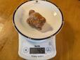 【ロピア からあげの山】1個量ってみると45g、思った以上にしっかりとした重みがありました◎