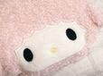 お顔の白い部分とピンクの部分の素材を変えることでピアノちゃんのふわふわ感と愛らしさをしっかり表現!オタク的にも大満足の仕上がりです…!【サンリオキャラクターズ×LOWRYS FARM】「マイスウィートピアノ ポーチ付きエコバック」
