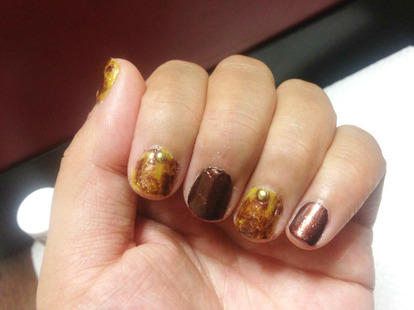 100均ネイル ダイソーの使える新ブランド エスポルール で べっ甲ネイル はいかが 2 2 優秀 プチプラコスメ Mimot ミモット