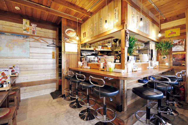 絶品!「酒場カレー」厳選5／スパイス&ハーブ居酒屋 やるき（新中野）　 内観