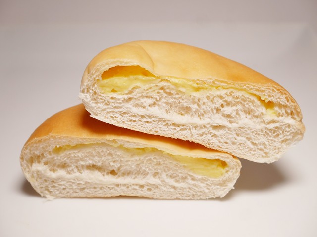 「クリームパン」ナチュラルローソン