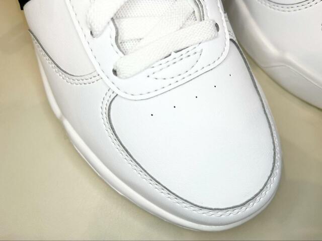 【ニューバランス CT30】アッパーはレザー製で高見えします♪