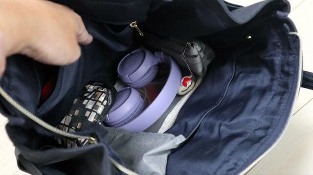 【anello（アネロ） 2WAYリュック POST】通勤を想定して荷物を収納。PC周辺ツールやポーチ、ペンケースなど仕事道具はすべて入りました◎