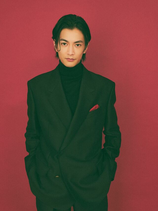 渡邊圭祐  撮影：友野雄