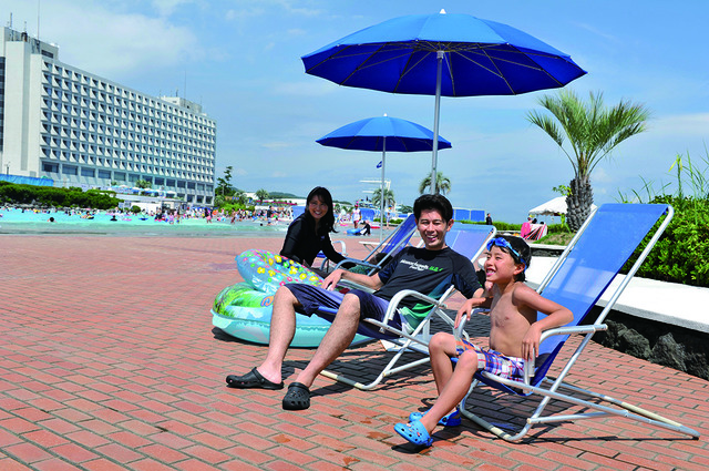 大磯ロングビーチ　ファミリーパラソル