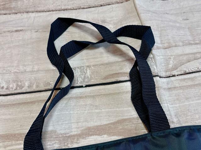 持ち手は長めなため、肩がけができるのがうれしいポイント!