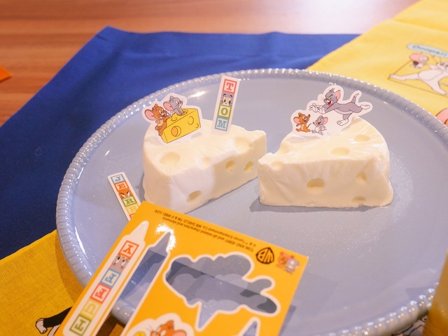 おせち・二段重「トムとジェリー」|デザートは可愛い穴あきチーズケーキ!