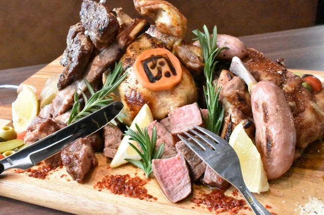 どこから食べようかな