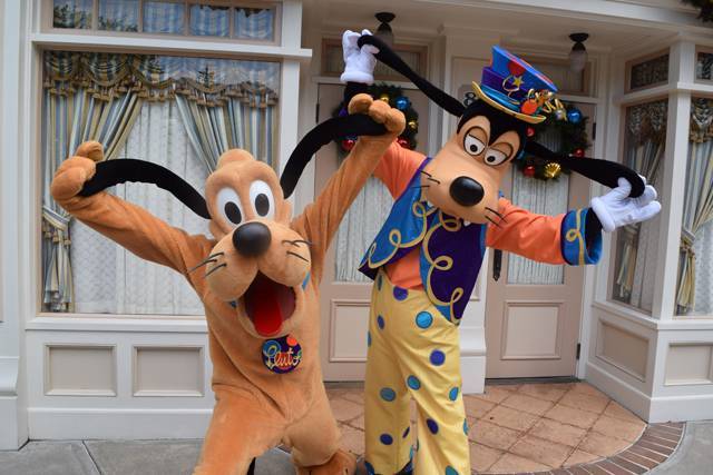 キャラクターグリーティング｜香港ディズニーランド・リゾート