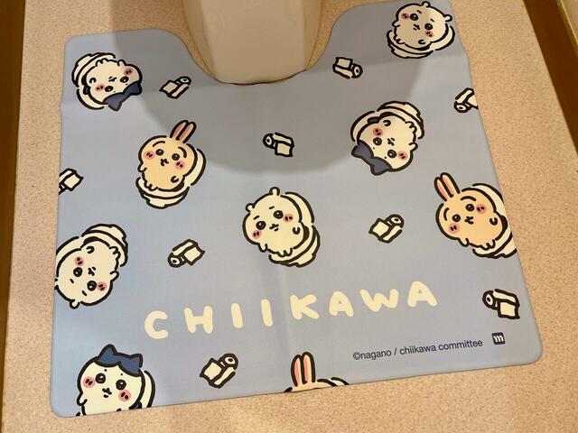 実際に自宅のトイレに敷いてみました。癒しの空間が爆誕です！