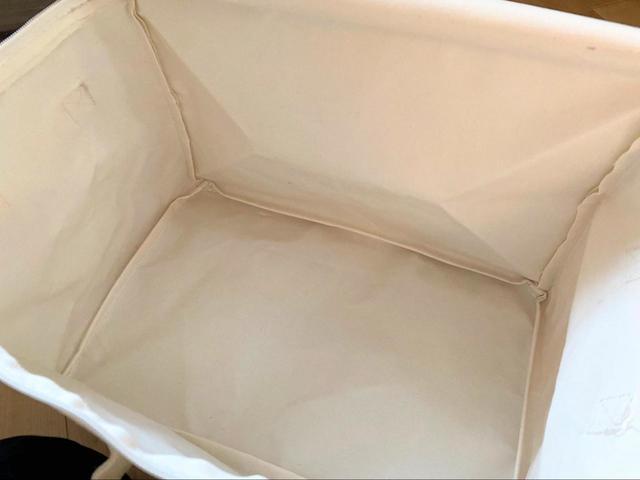 【3COINS コットンフタ付収納ボックス】中の素材が少しツルツルしています