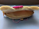 リップや鍵などの小物を入れられます