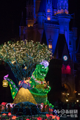 クリスマスバージョン「東京ディズニーランド・エレクトリカルパレード・ドリームライツ」（2016年）｜東京ディズニーランド「クリスマス・ファンタジー」