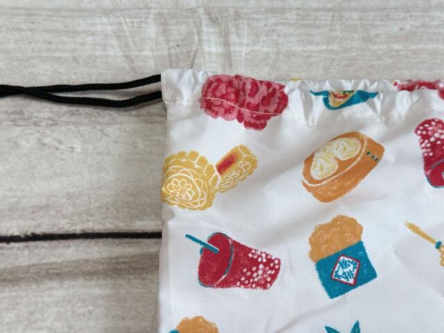 【カルディ台湾　好吃！バッグ】素材はポリエステル。サラッとした手触りです◎