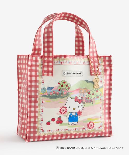 【Cath Kidston × Hello Kitty】スモールブックバッグ Red 7,700円／手描きならではな優しいタッチで描かれたハローキティがとても愛らしいアート