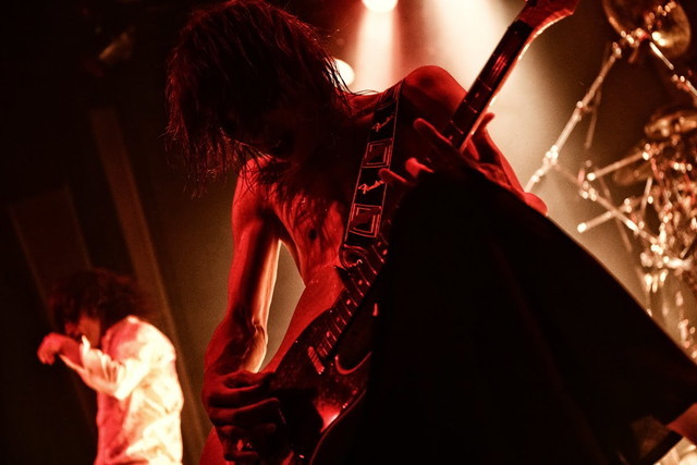 DEZERT　　撮影：小林裕和