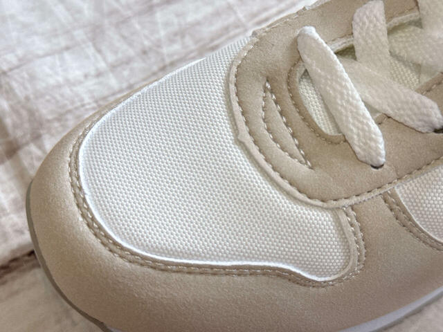 バンプはメッシュ素材で通気性がよく、蒸れにくいのがうれしいポイント