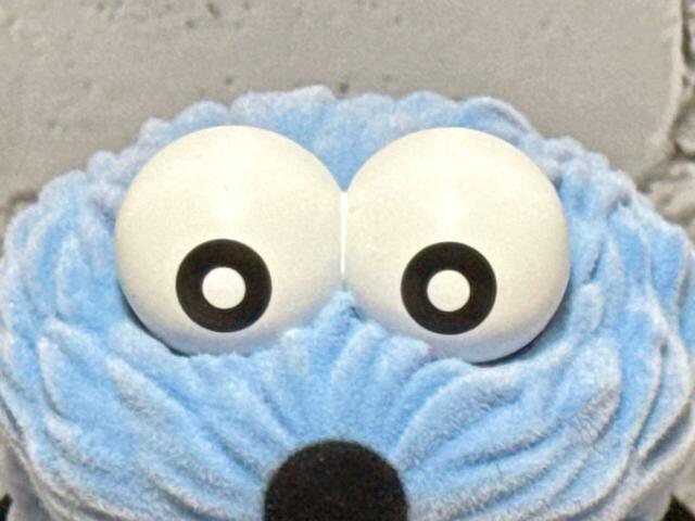 【セブン-イレブン　パペットスンスンHappy Bag】キュートなお目目はプラスチック素材です