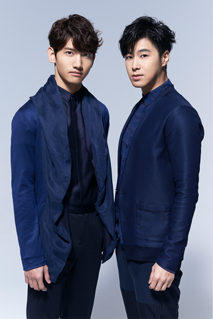 東方神起　左からチャンミン、ユンホ